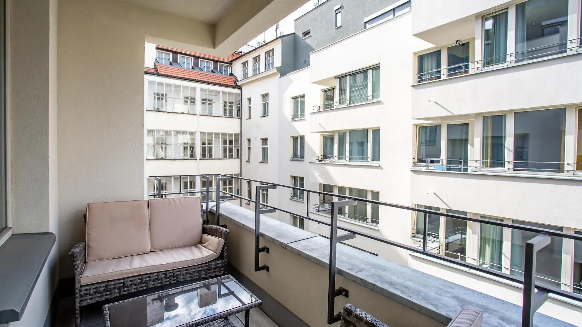 Melody Apartment Prague 0*,